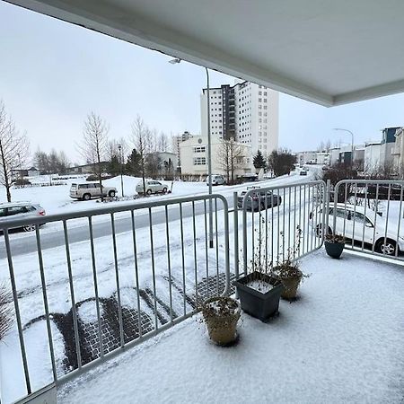 Spacious And Family Friendly Apartment In レイキャヴィーク エクステリア 写真