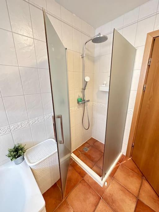 Spacious And Family Friendly Apartment In レイキャヴィーク エクステリア 写真